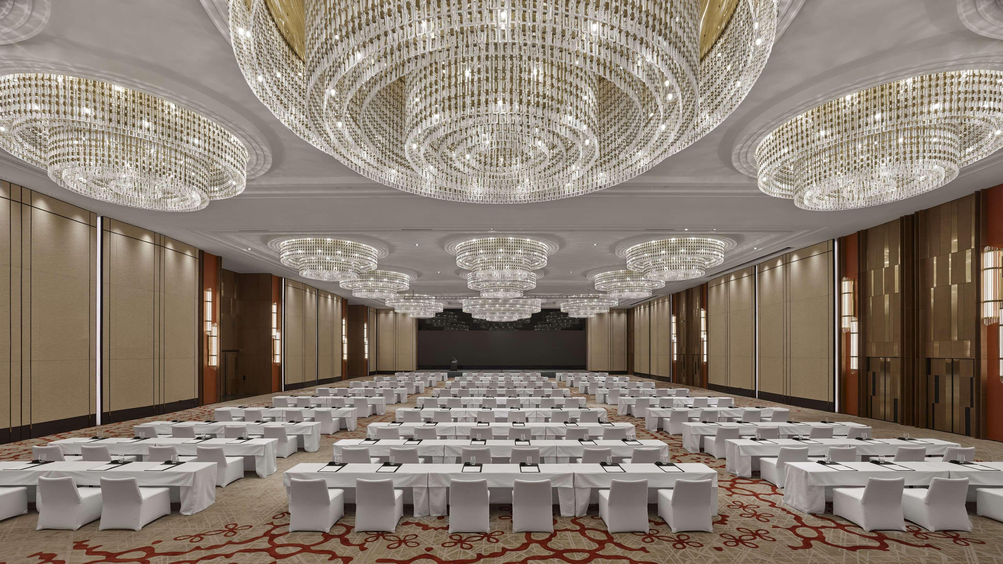 Hilton Lanzhou City Center Bagian luar foto